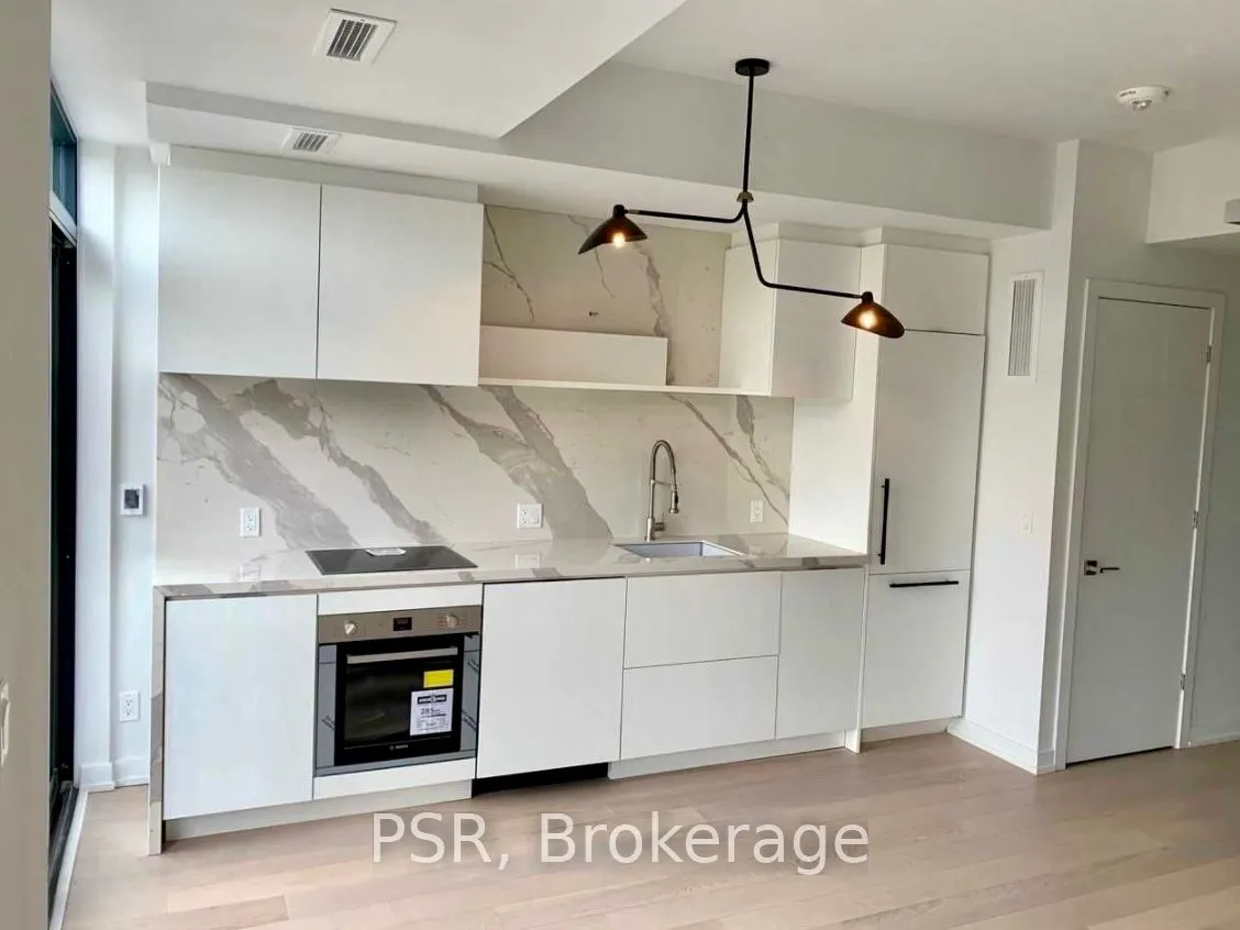 35 Wabash Avenue, #205