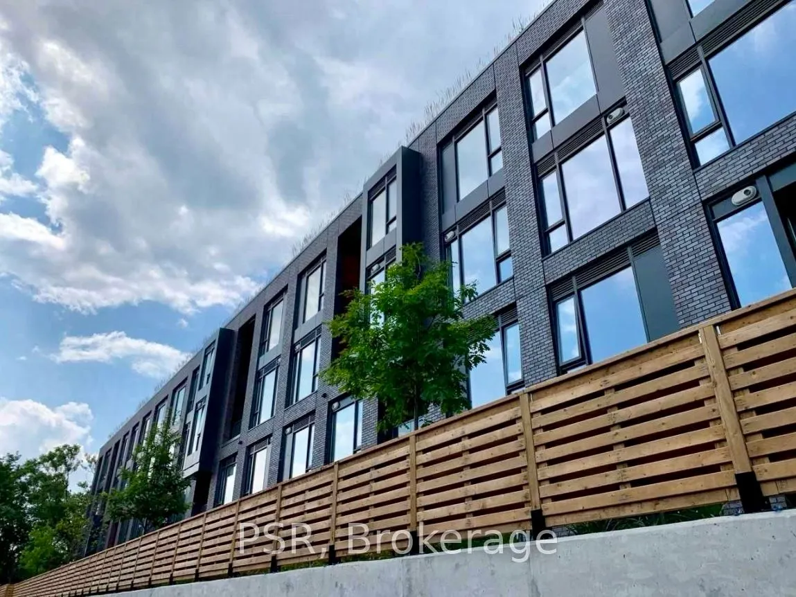 35 Wabash Avenue, #205
