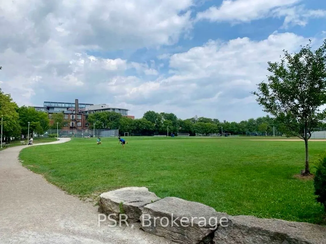 35 Wabash Avenue, #205