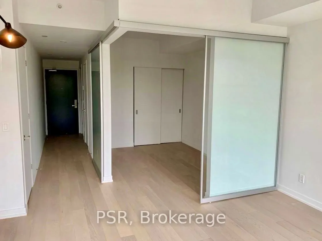35 Wabash Avenue, #205