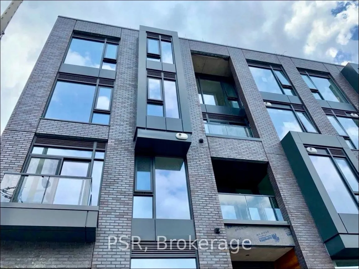 35 Wabash Avenue, #205
