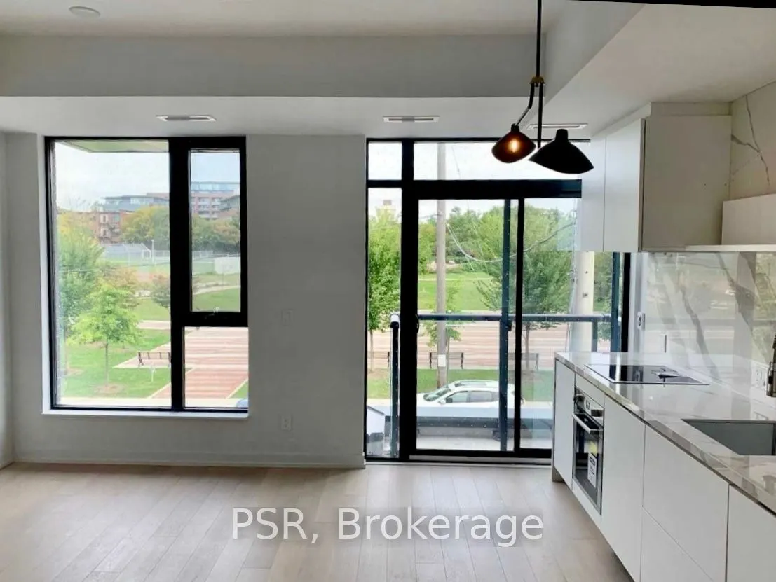 35 Wabash Avenue, #205