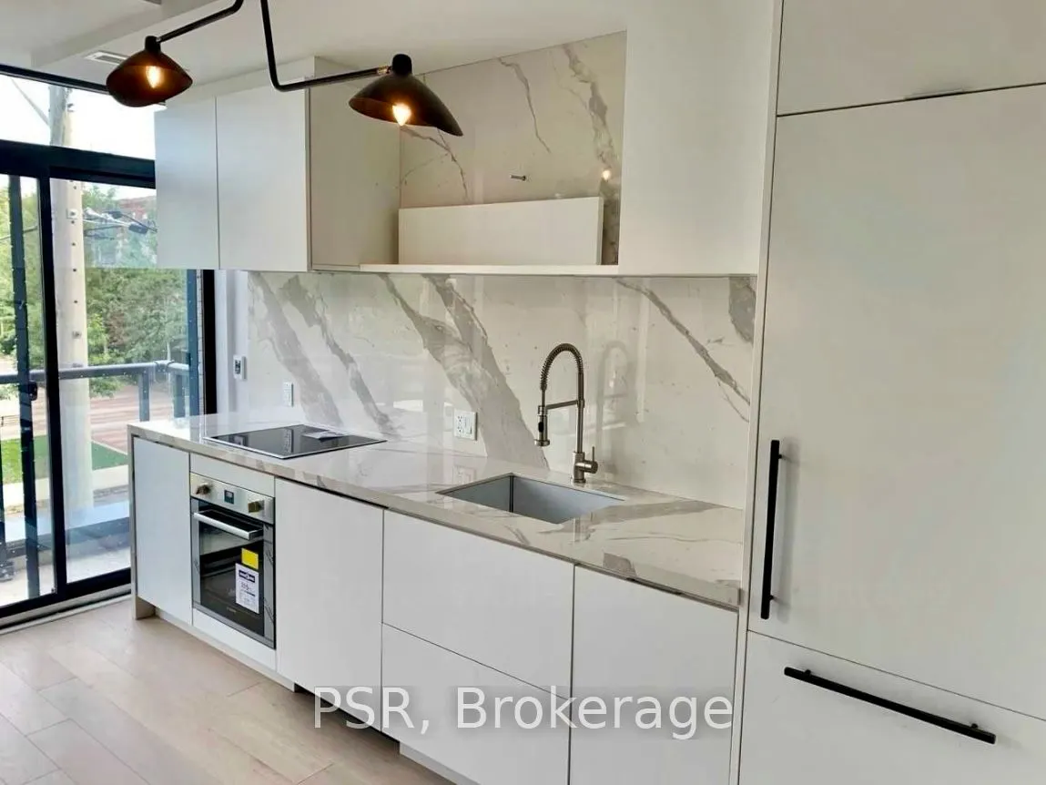 35 Wabash Avenue, #205