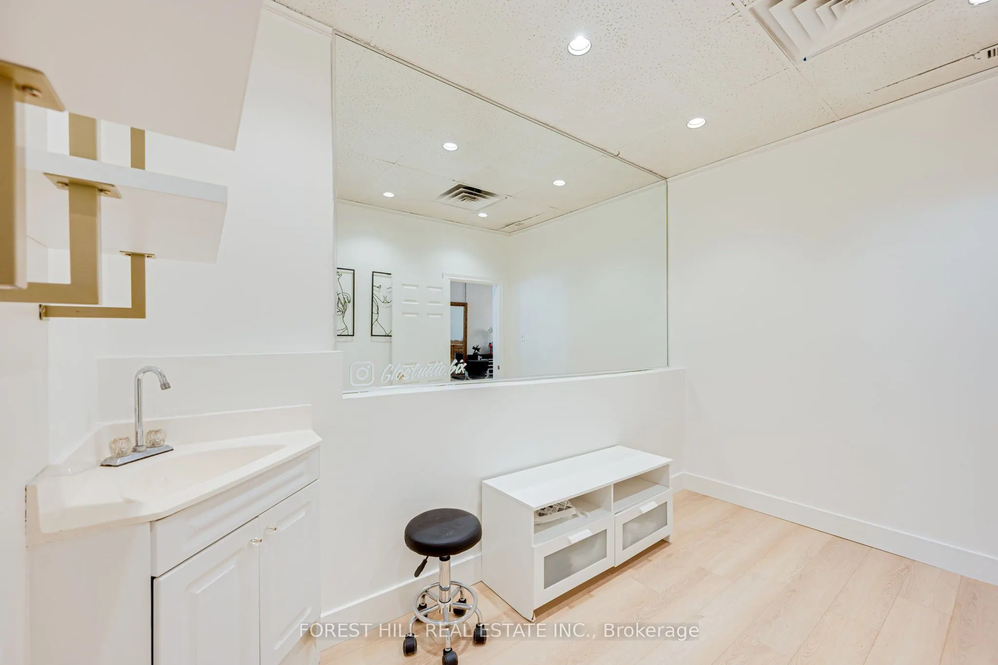 49 Mississauga Road N, #3