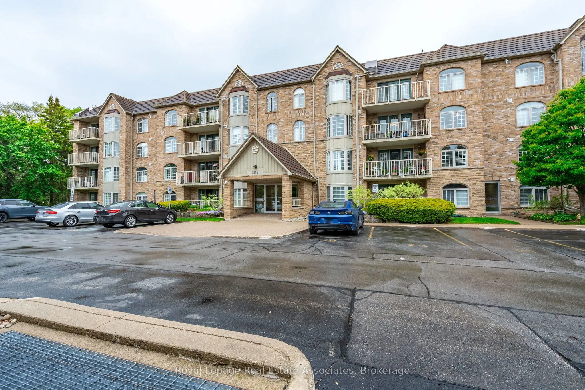 216 Plains Road W, #B208
