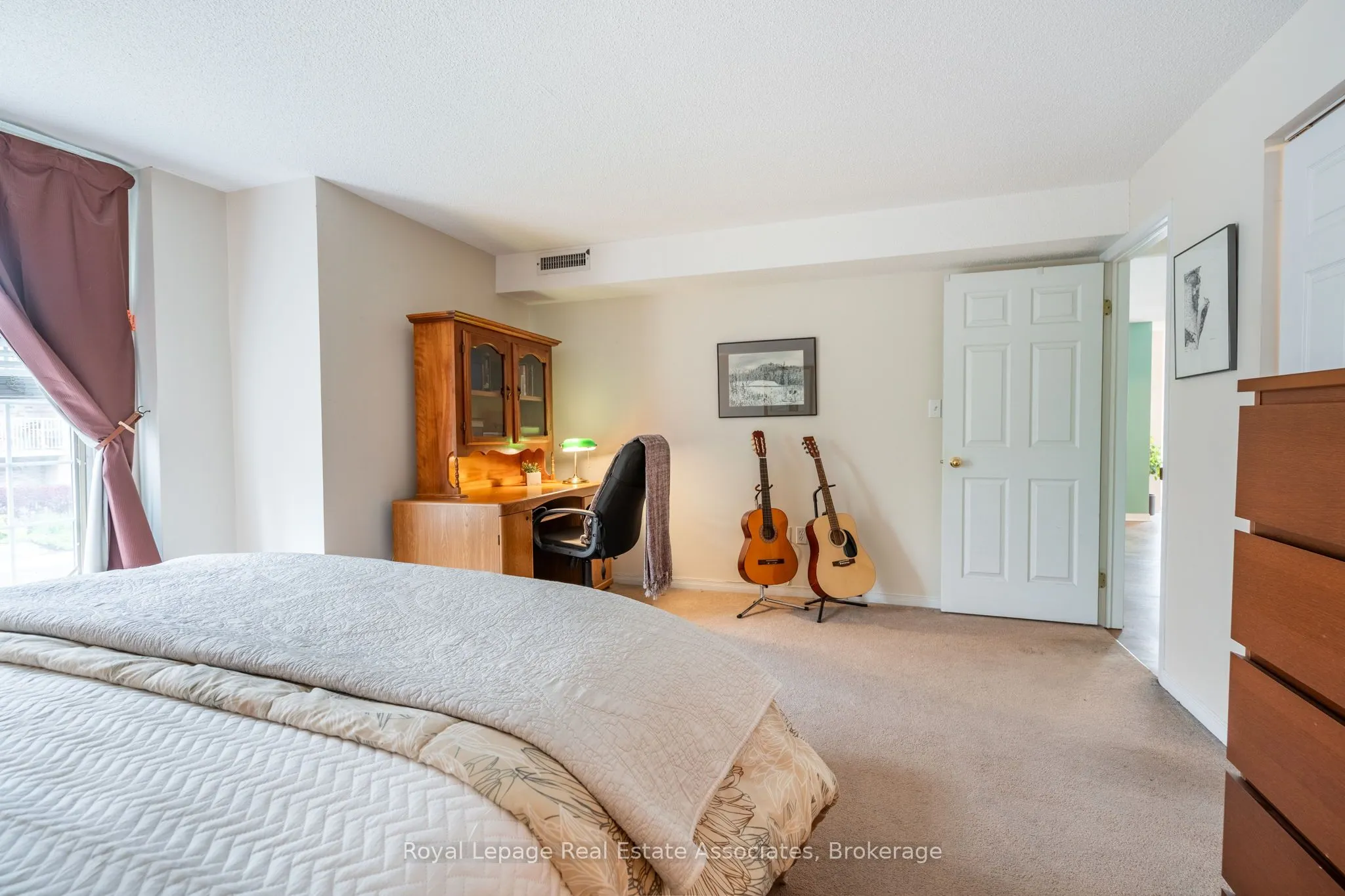 216 Plains Road W, #B208