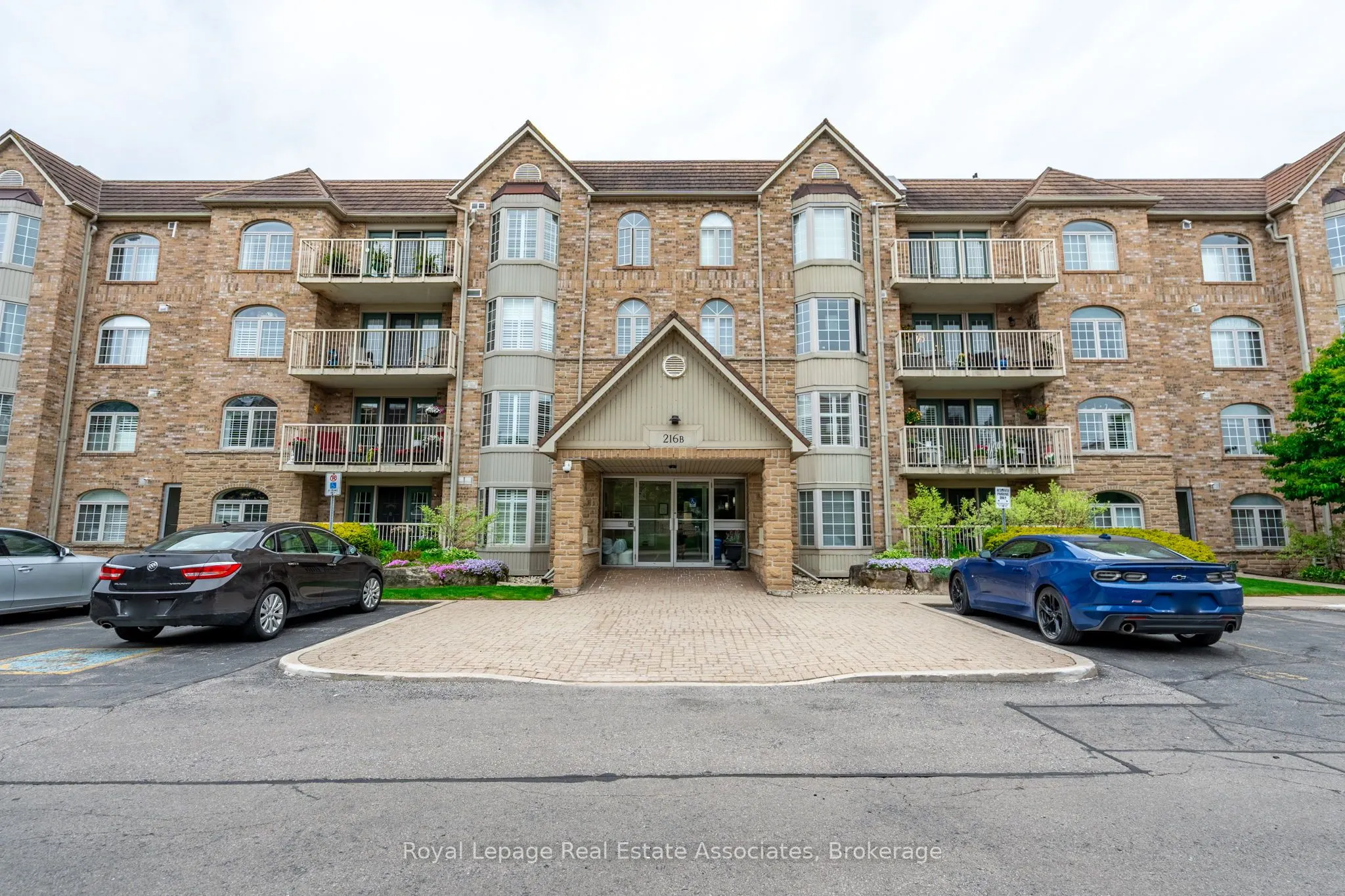 216 Plains Road W, #B208