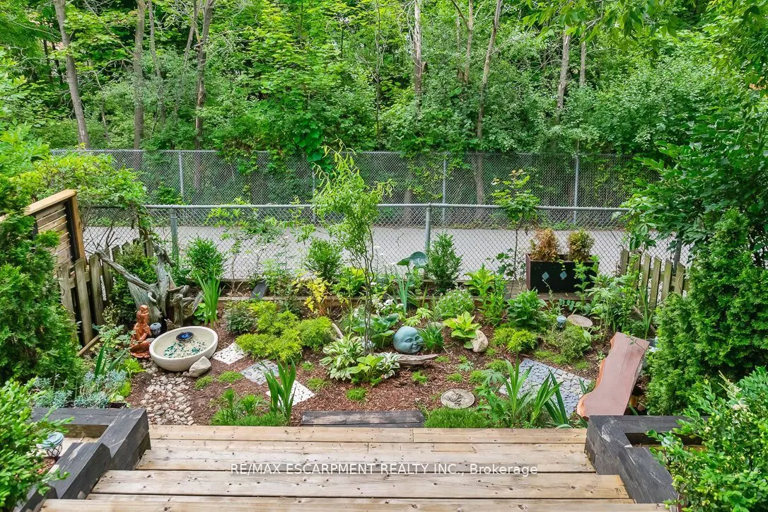 915 Inverhouse Drive, #67