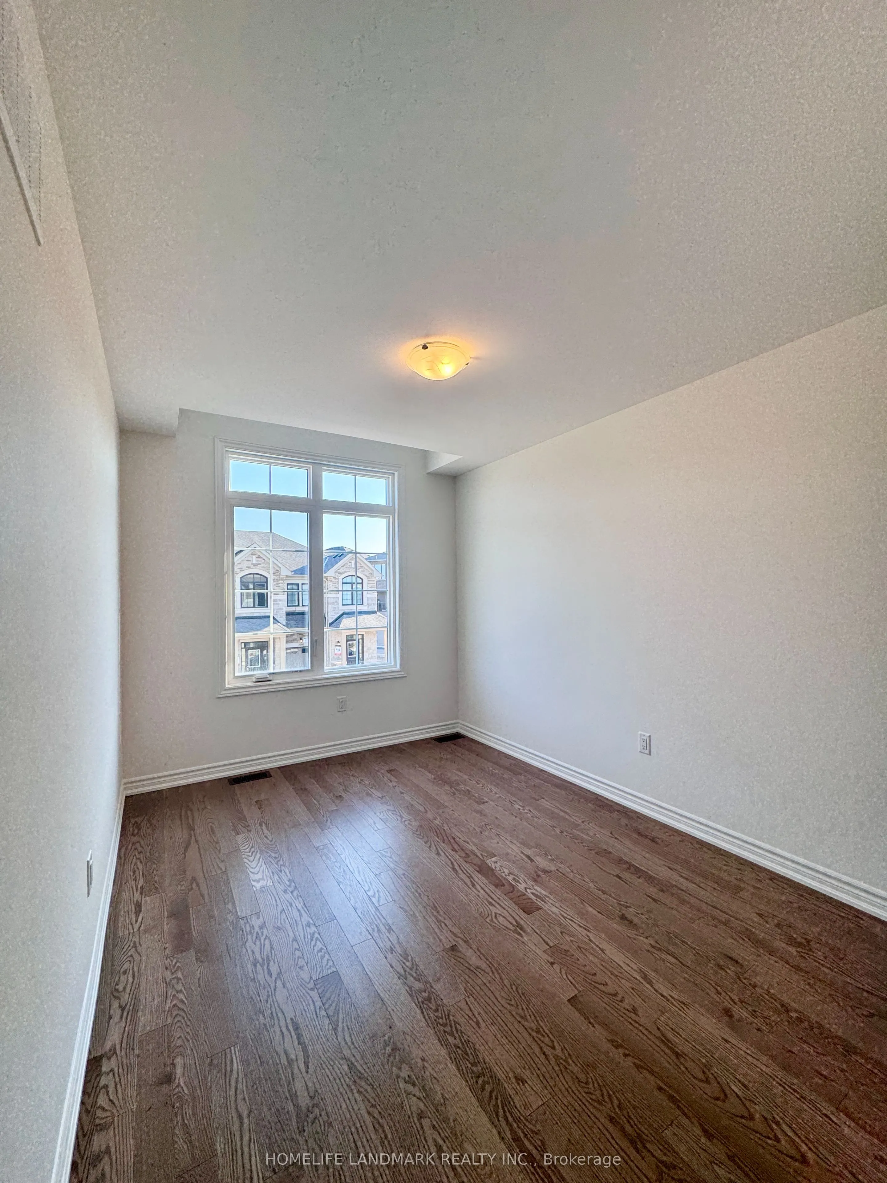 3087 Harvard Gardens