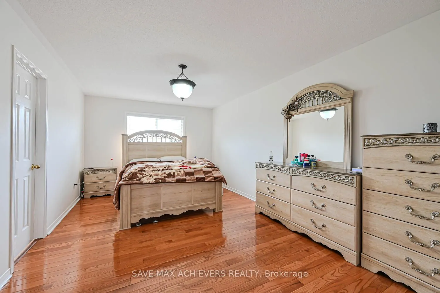 21 Riverplace Crescent