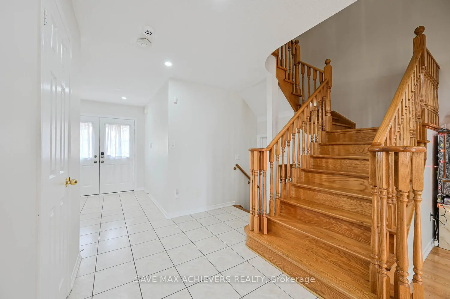 21 Riverplace Crescent