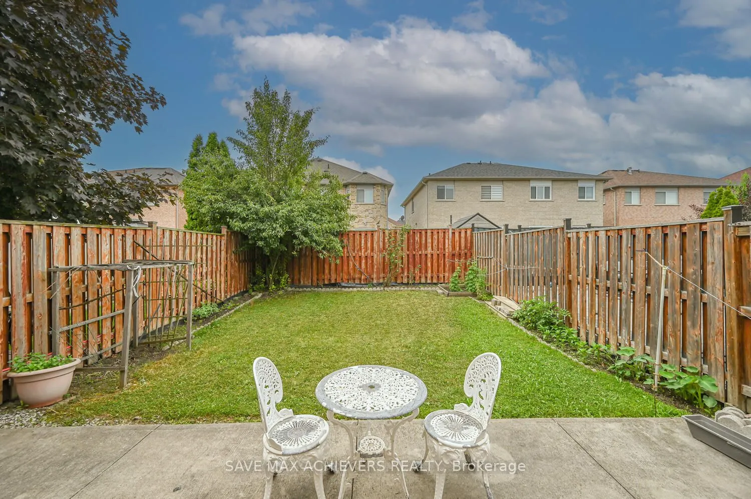 21 Riverplace Crescent