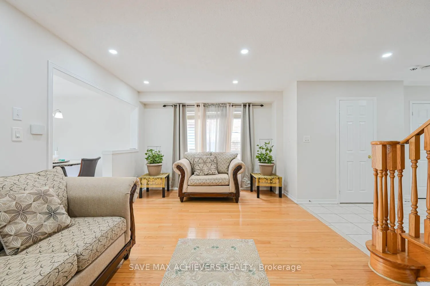 21 Riverplace Crescent