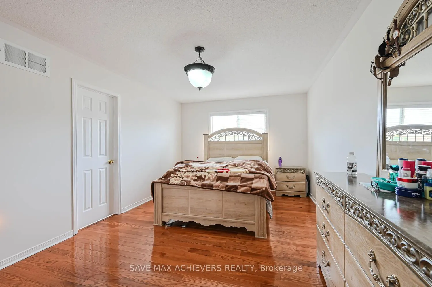 21 Riverplace Crescent