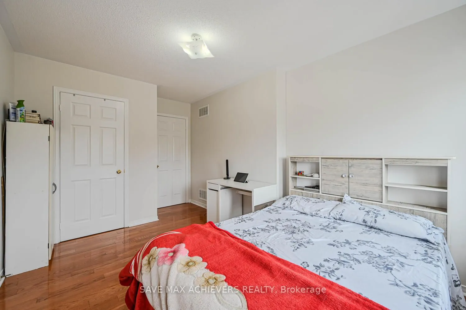 21 Riverplace Crescent