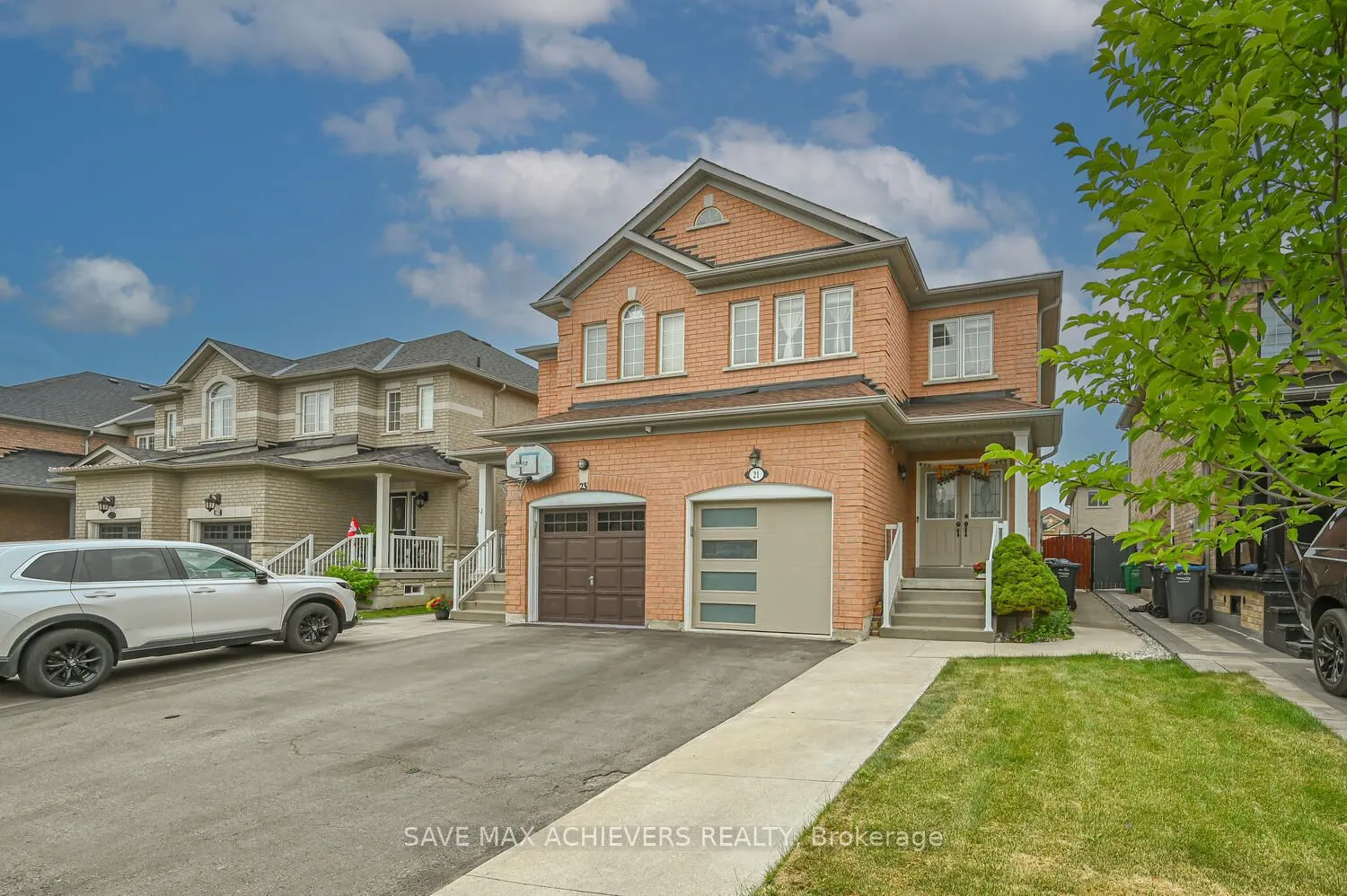 21 Riverplace Crescent