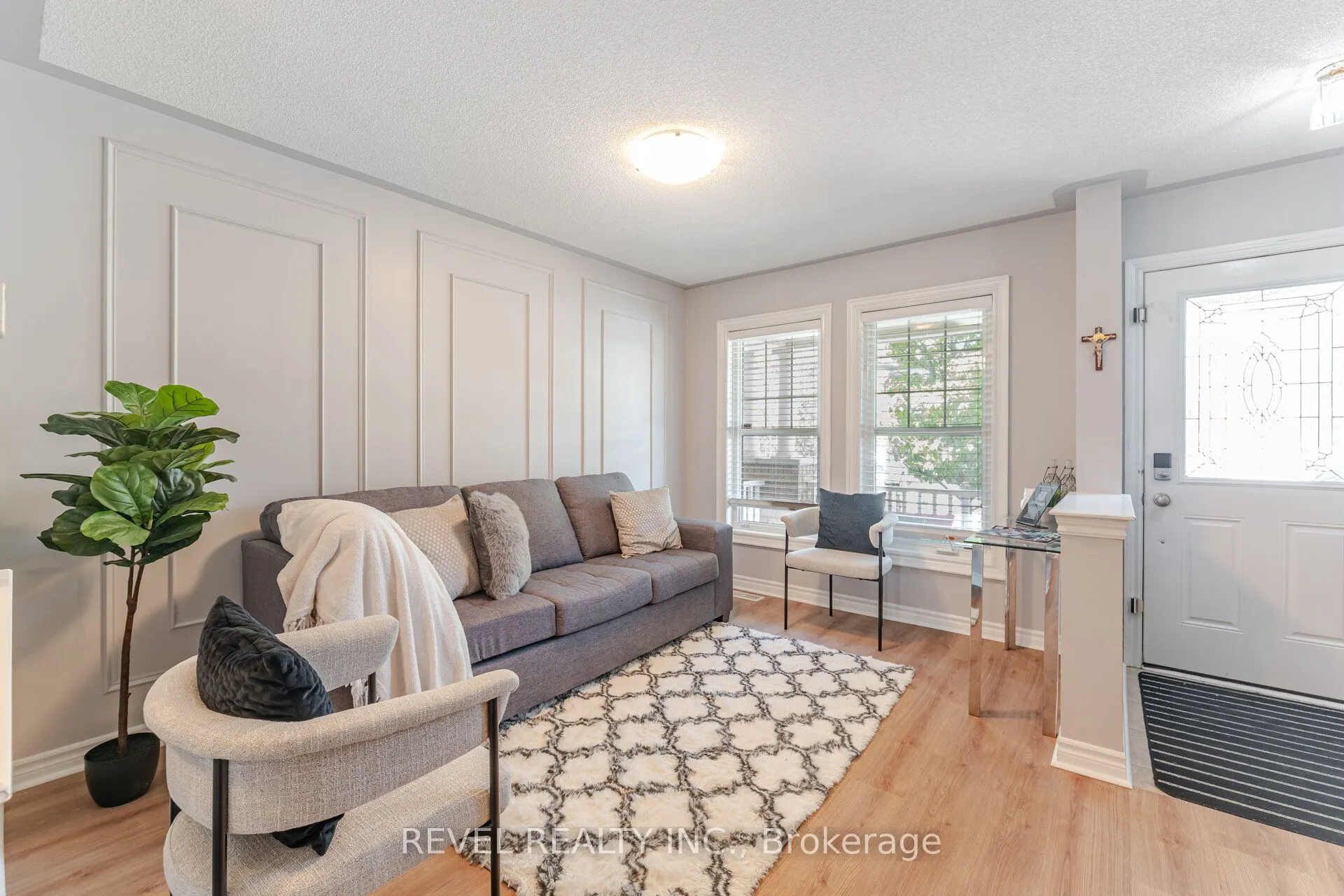 132 SWINDALE Drive