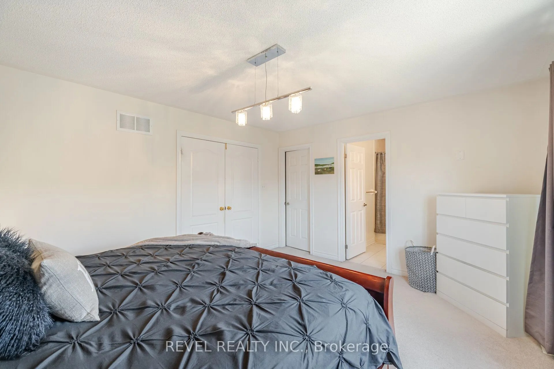 132 SWINDALE Drive