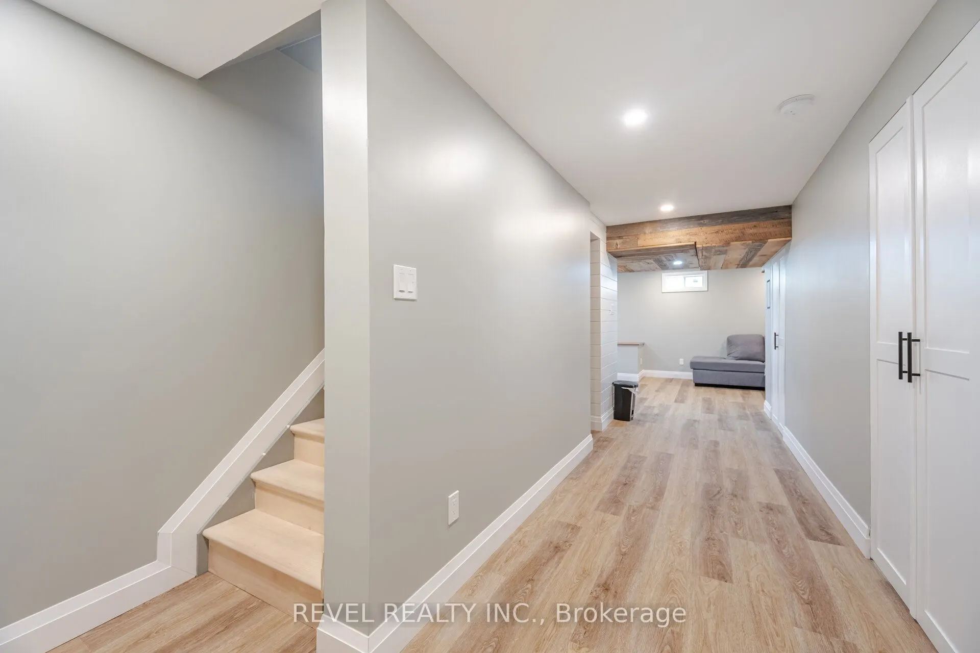 132 SWINDALE Drive
