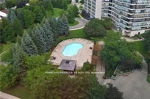 12 Laurelcrest Street, #804