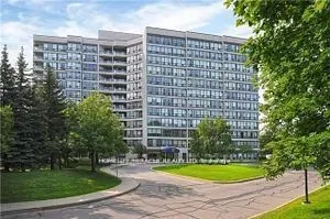 12 Laurelcrest Street, #804
