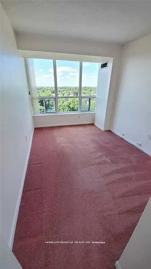 12 Laurelcrest Street, #804