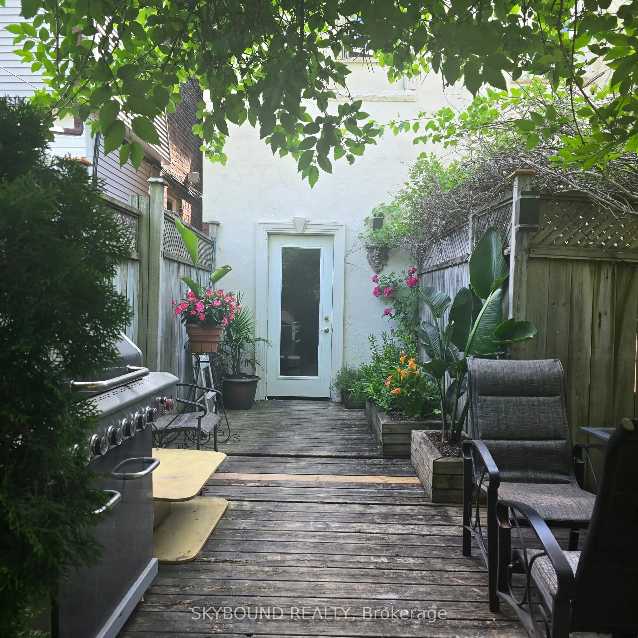 837 Gladstone Avenue