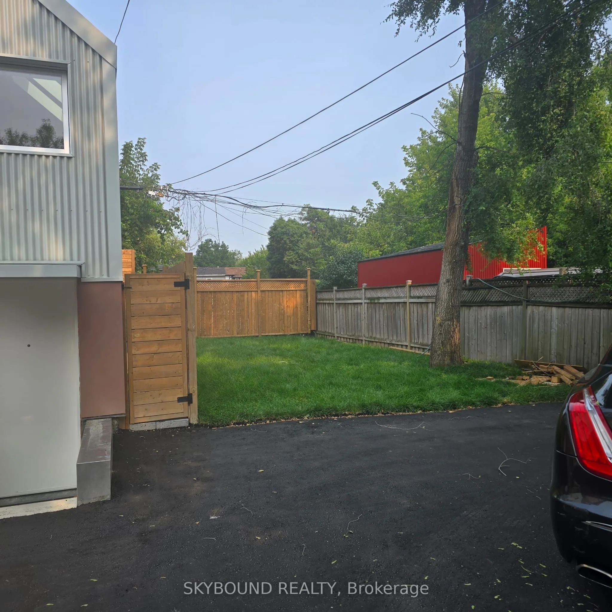837 Gladstone Avenue