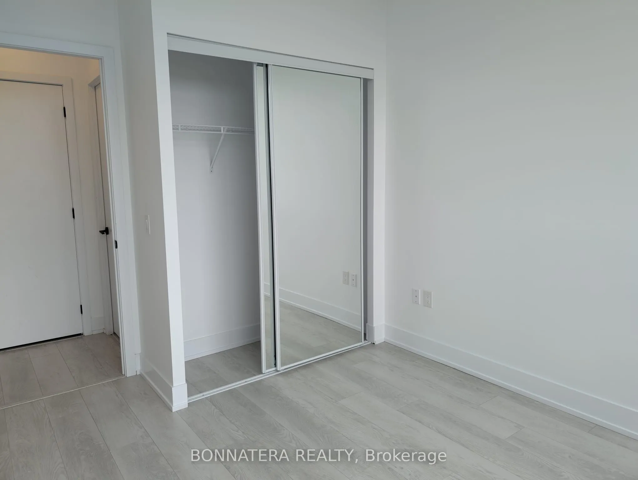 2450 Old Bronte Road, #640