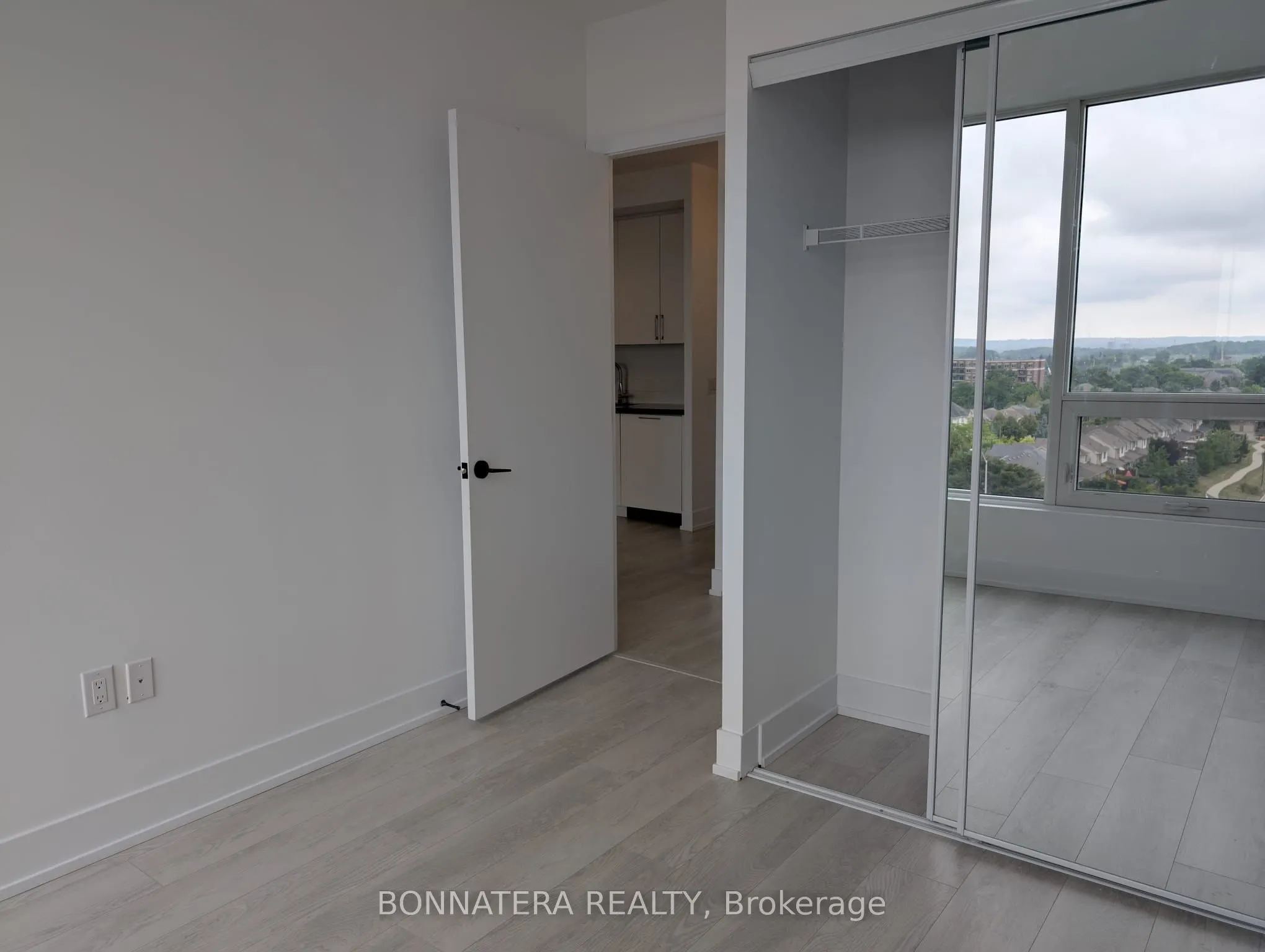 2450 Old Bronte Road, #640