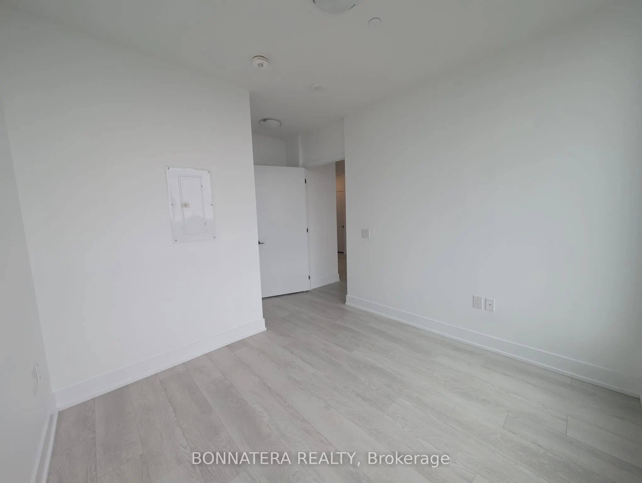 2450 Old Bronte Road, #640