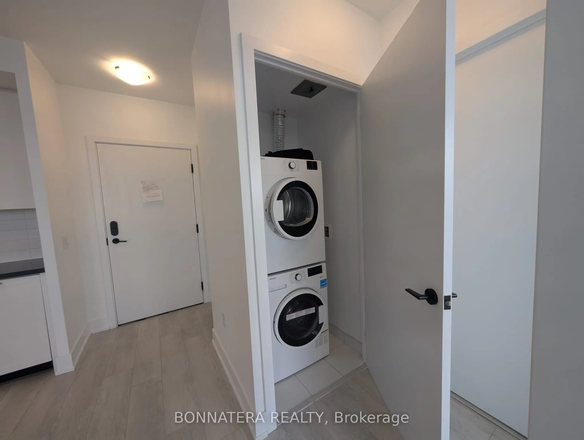 2450 Old Bronte Road, #640
