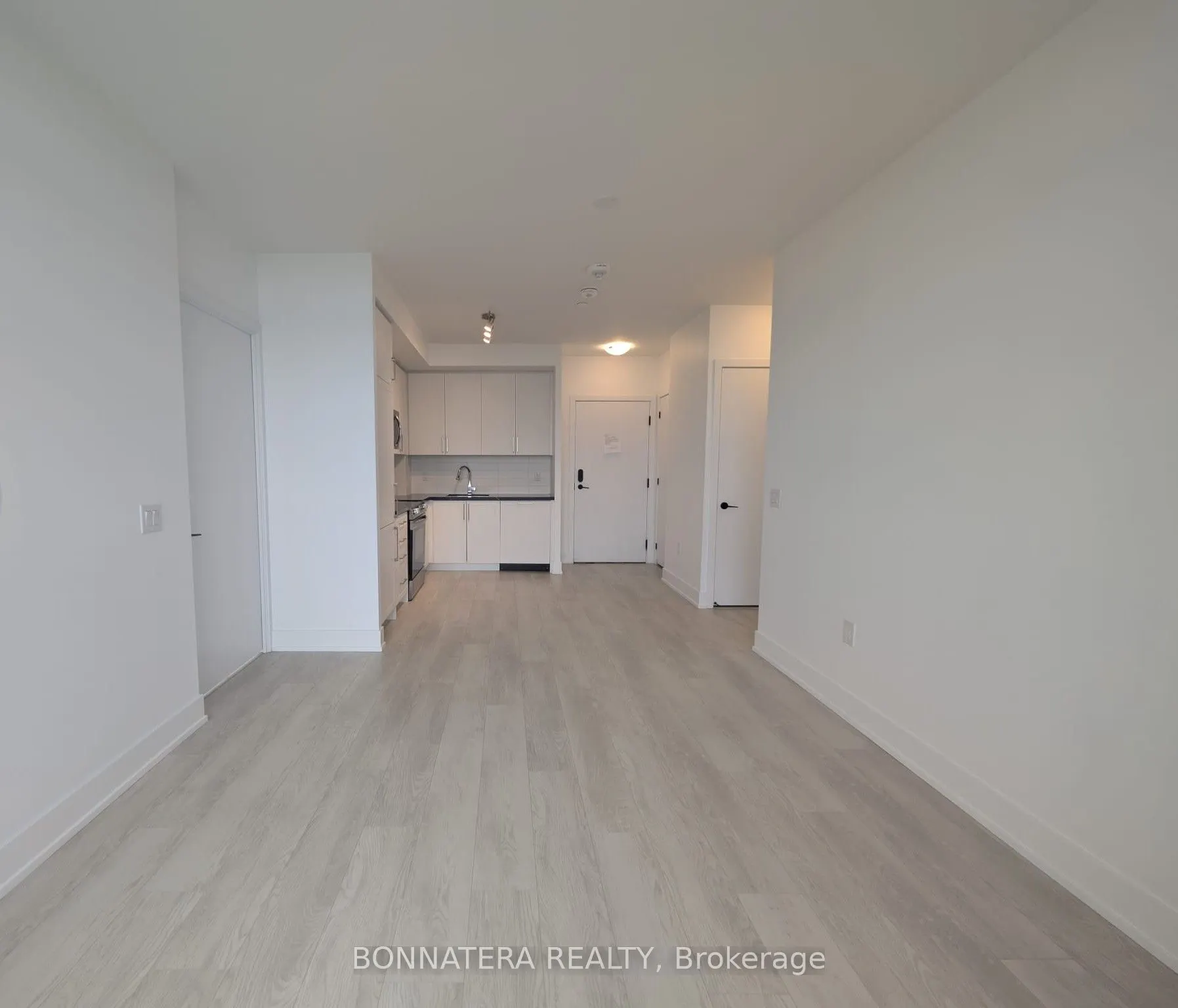2450 Old Bronte Road, #640