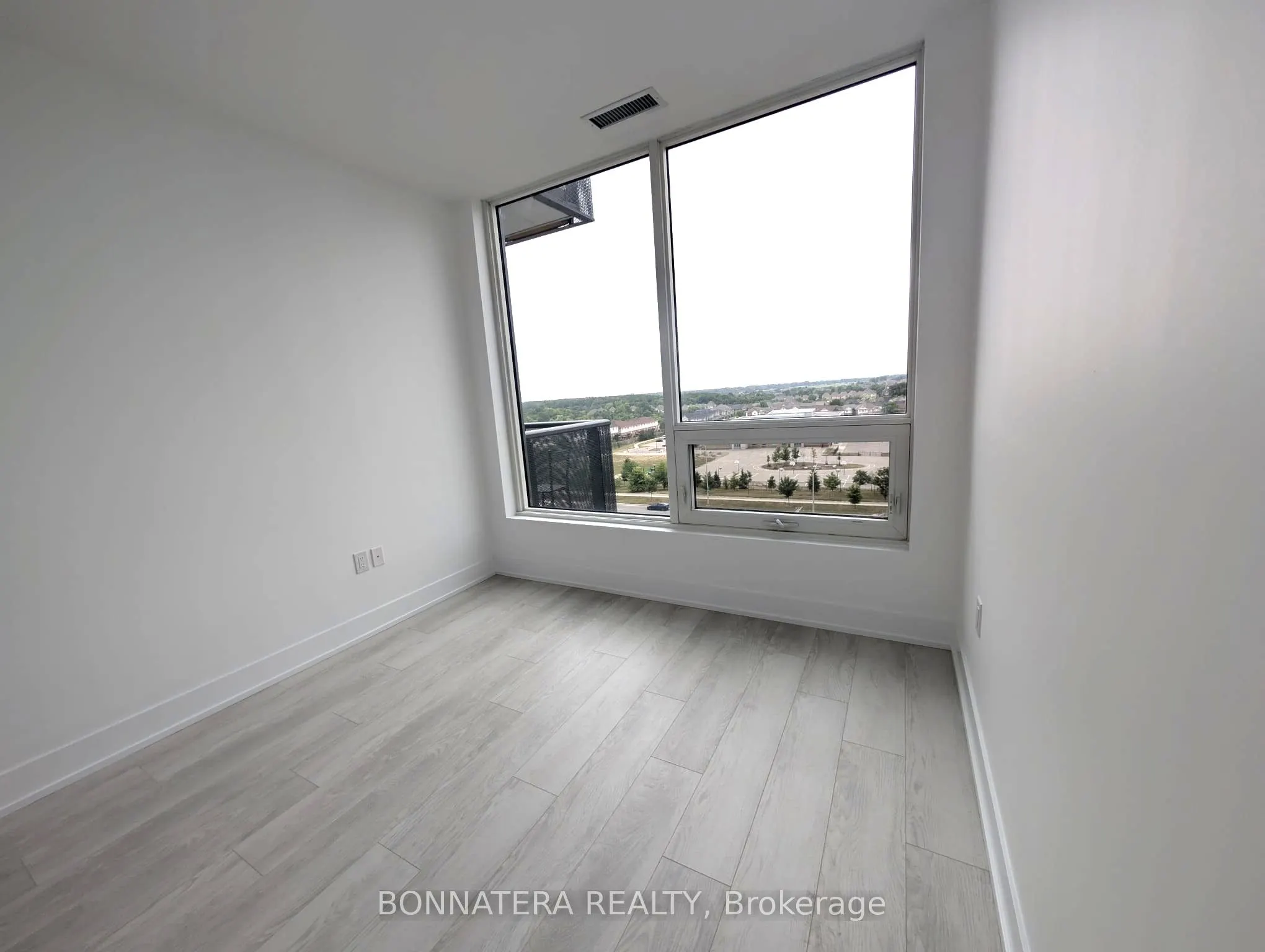 2450 Old Bronte Road, #640