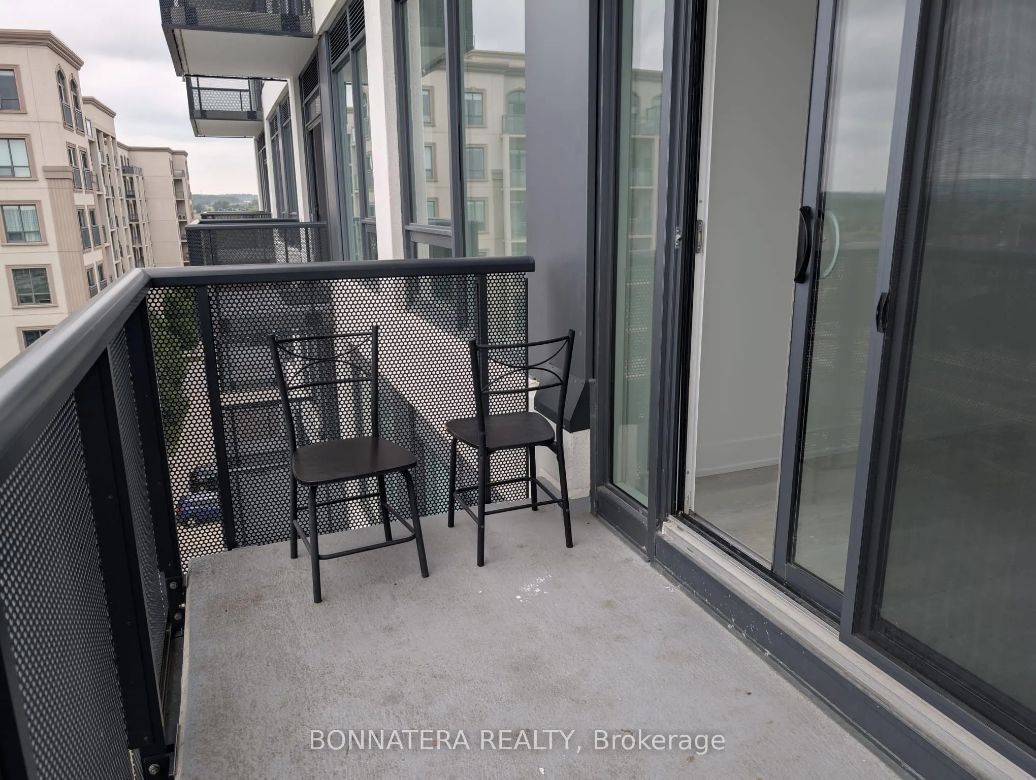2450 Old Bronte Road, #640