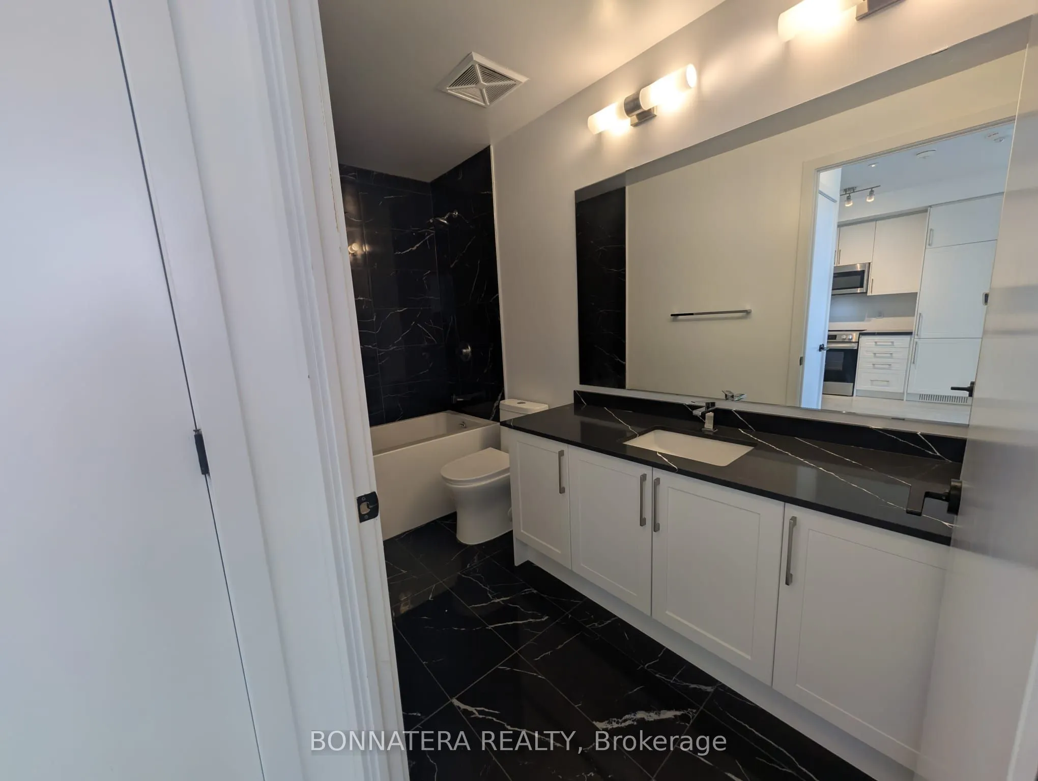 2450 Old Bronte Road, #640