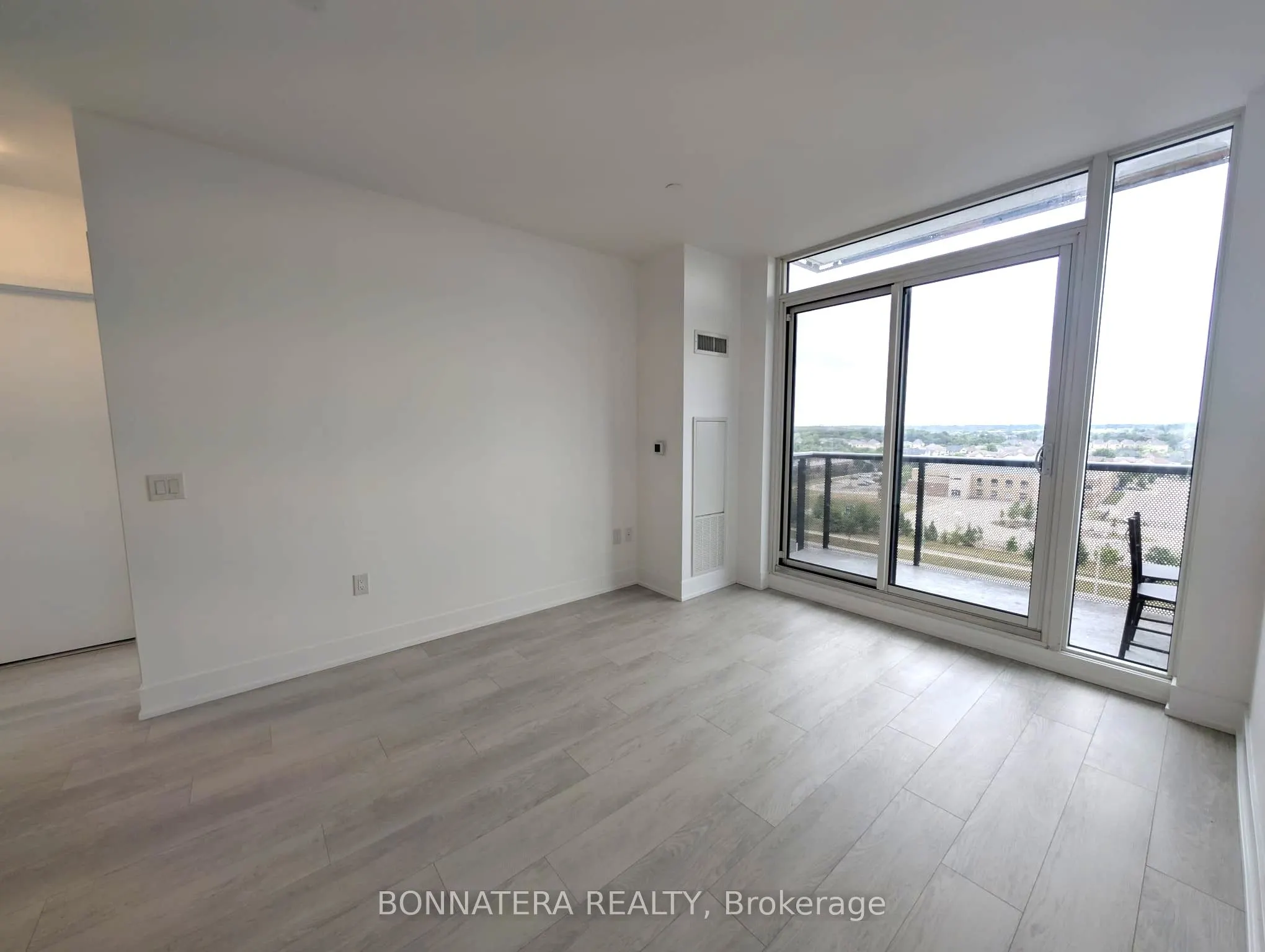2450 Old Bronte Road, #640