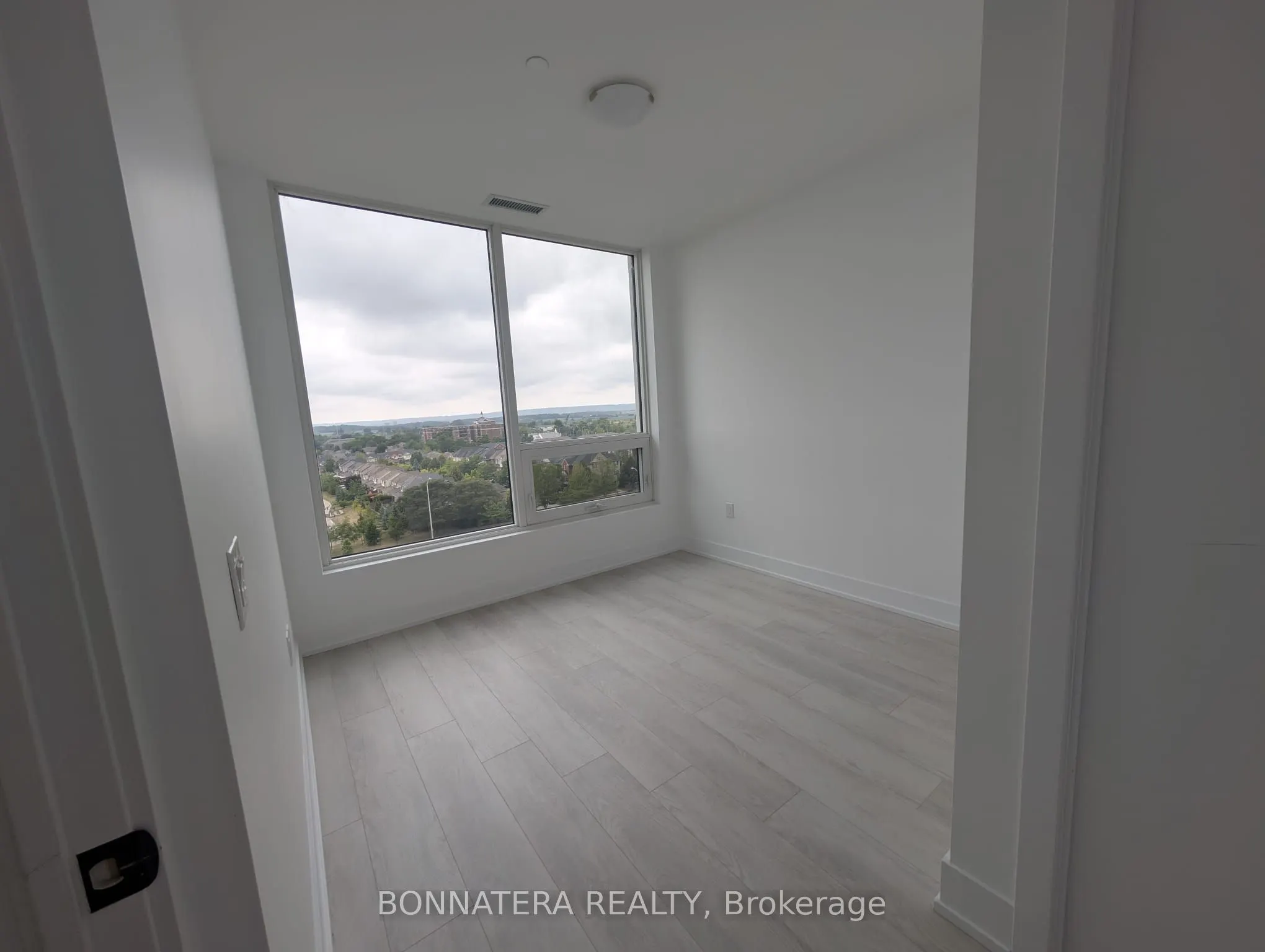 2450 Old Bronte Road, #640