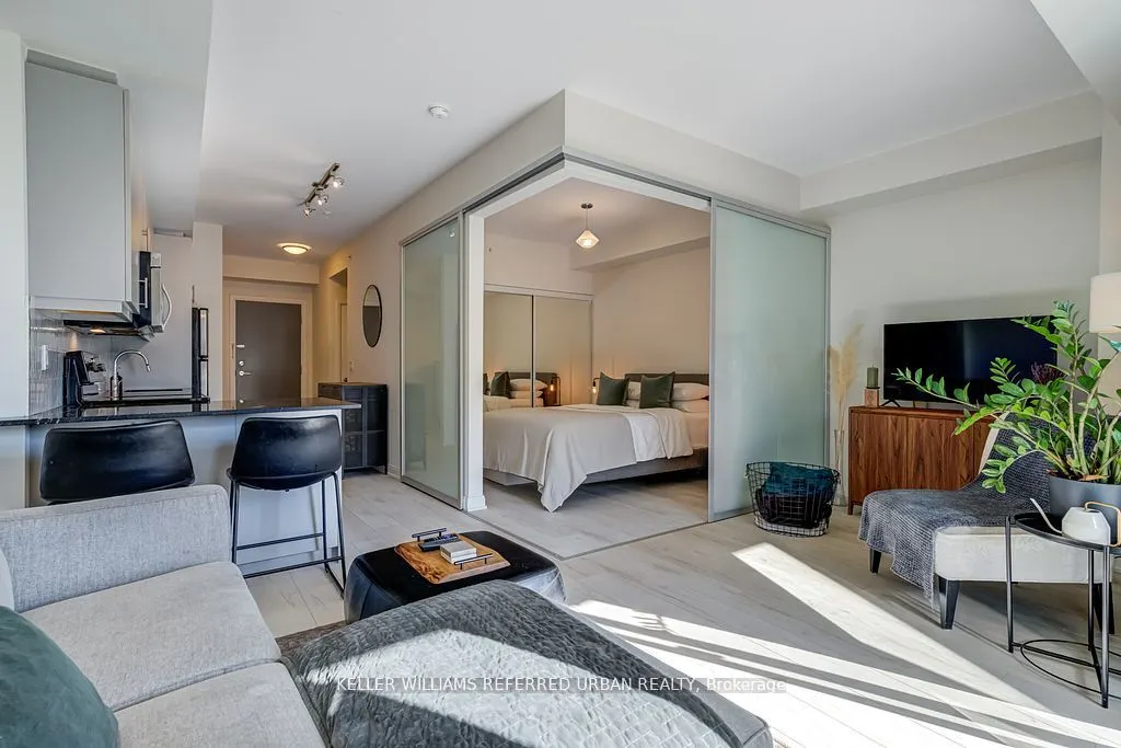 760 The Queensway, #209