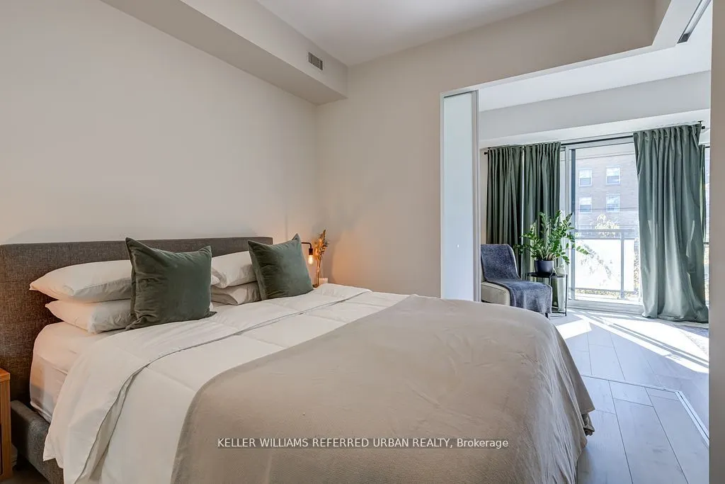 760 The Queensway, #209