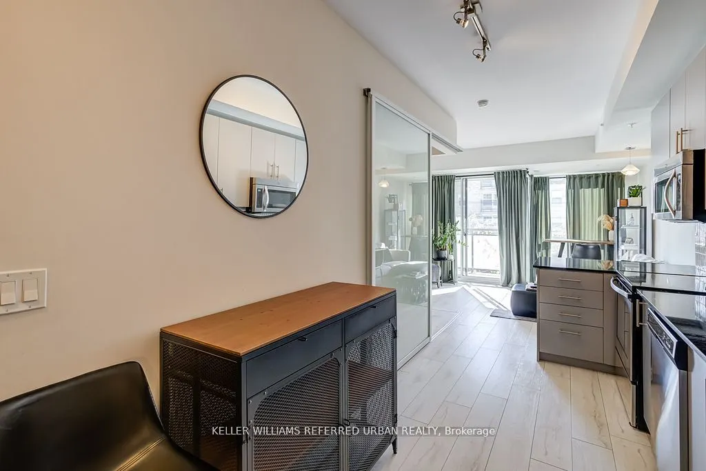 760 The Queensway, #209