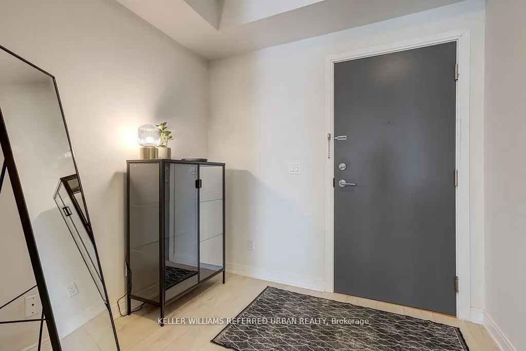 760 The Queensway, #209