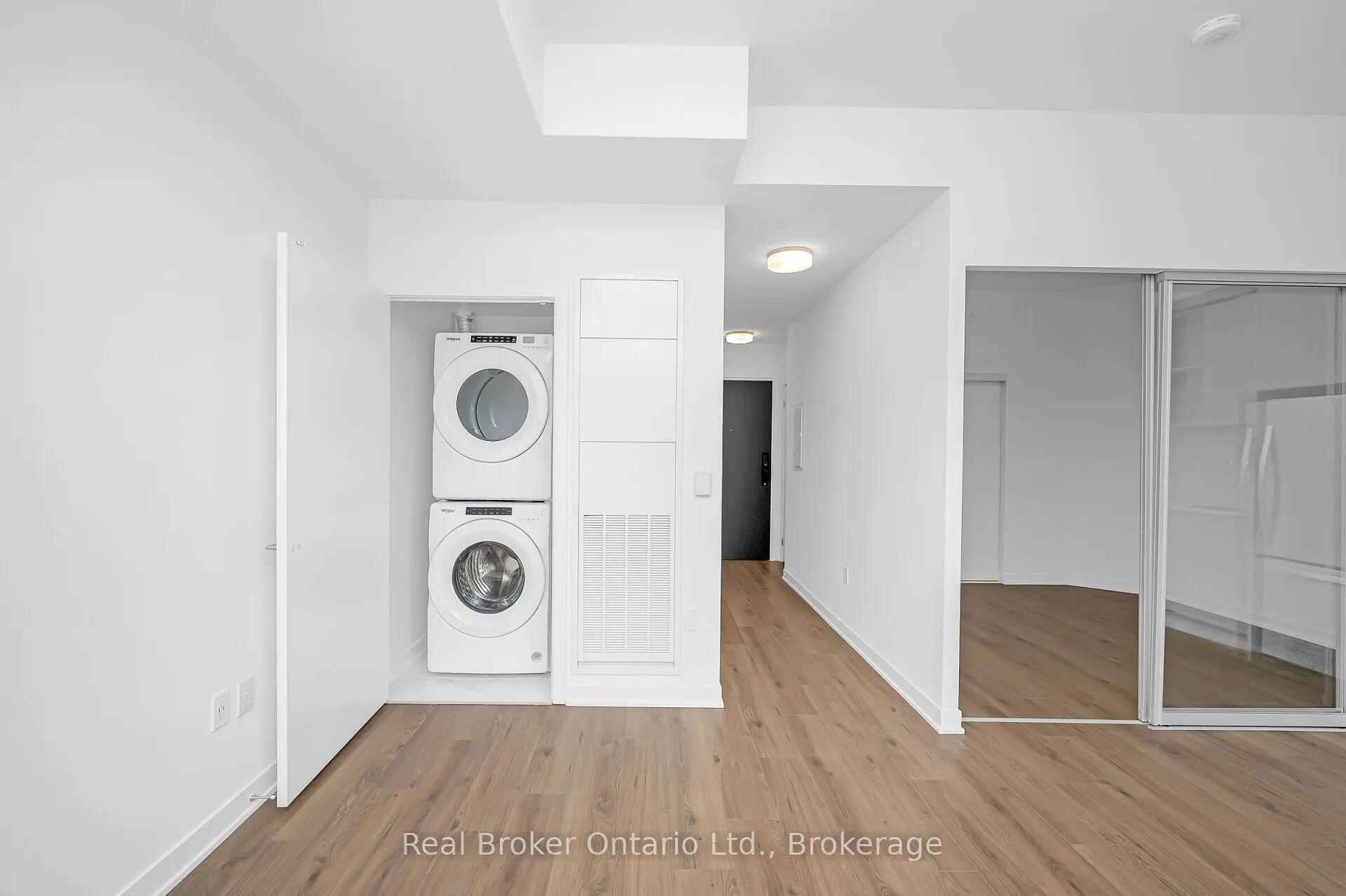 395 Dundas Street, #718