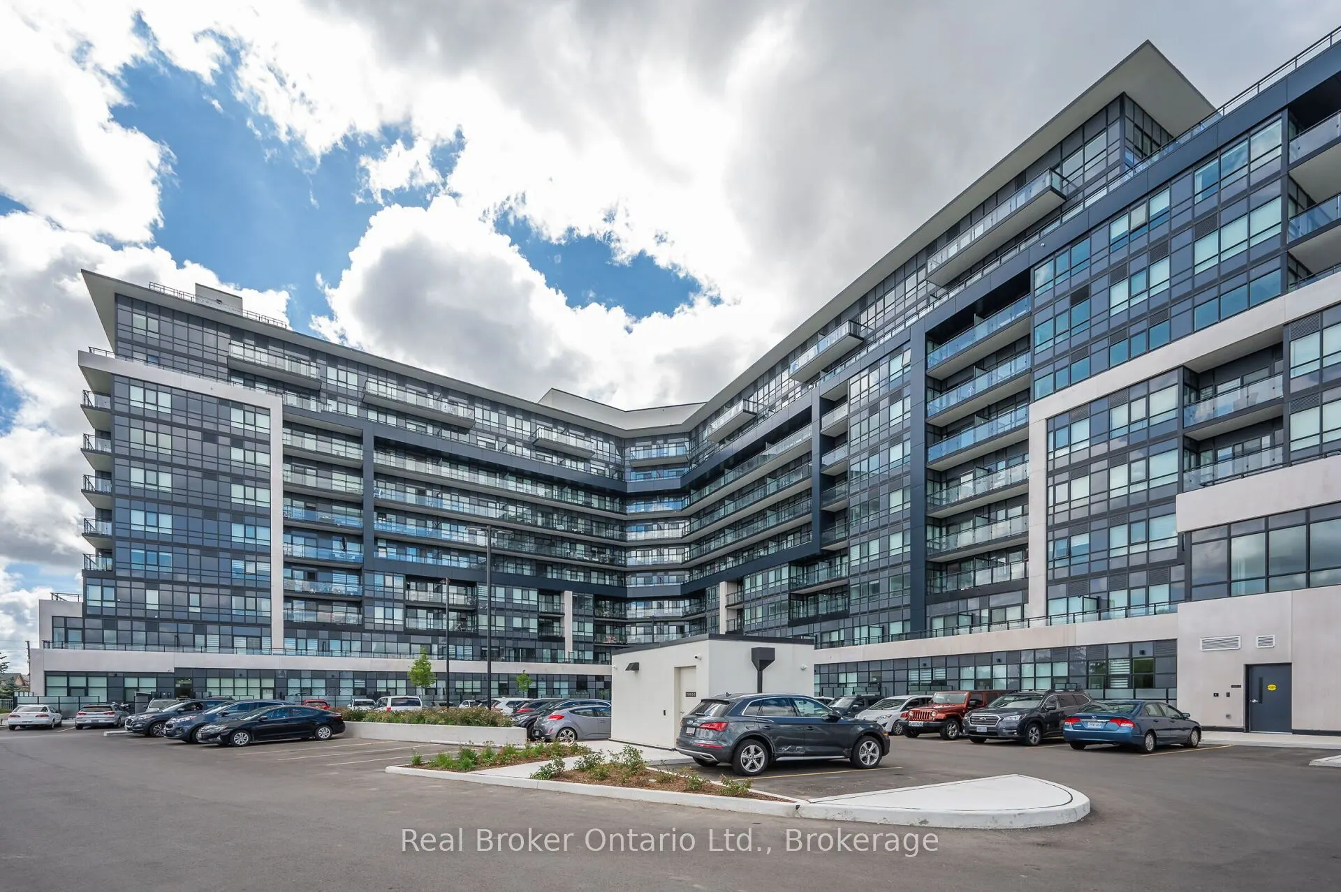 395 Dundas Street, #718