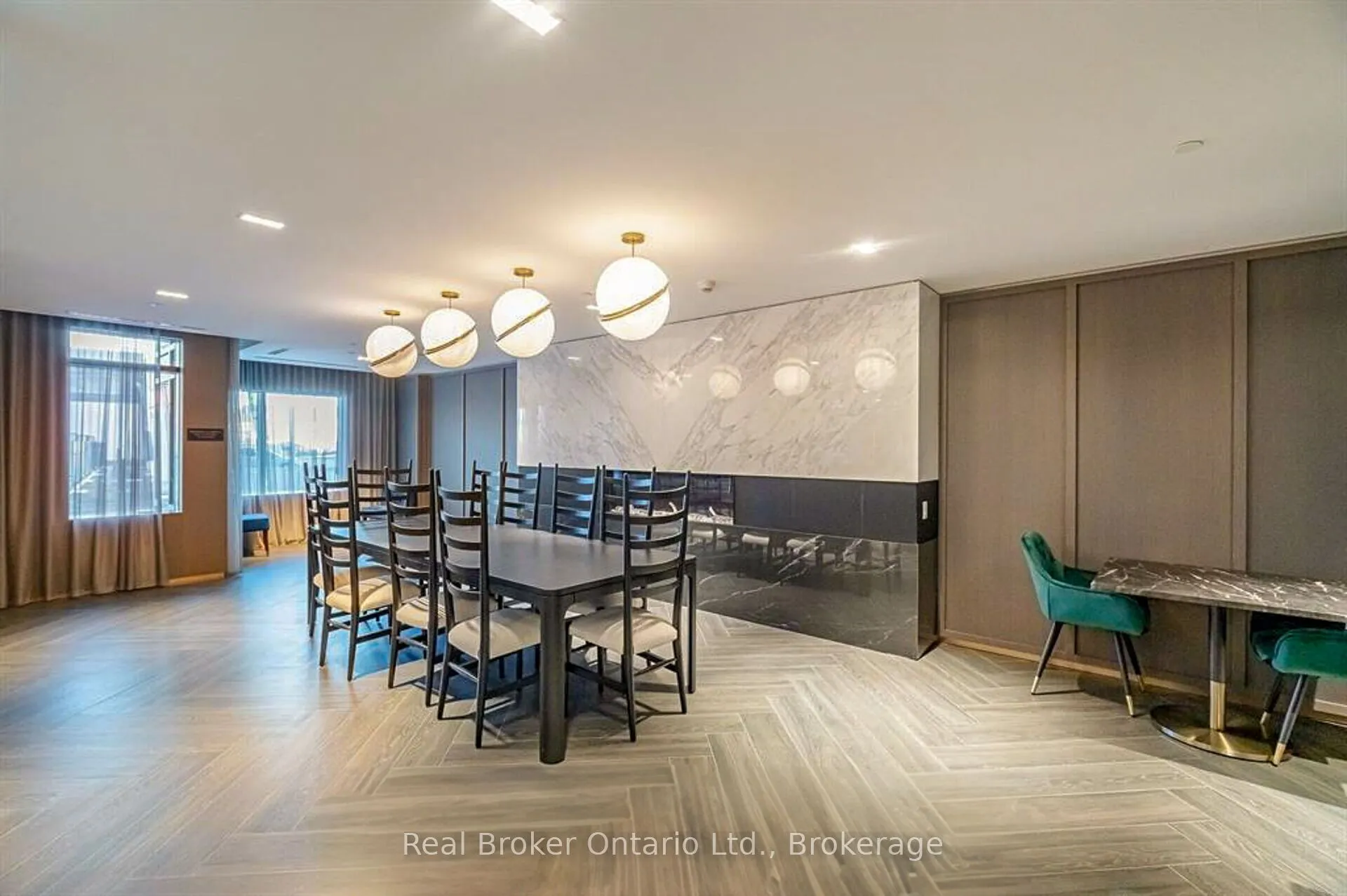 395 Dundas Street, #718