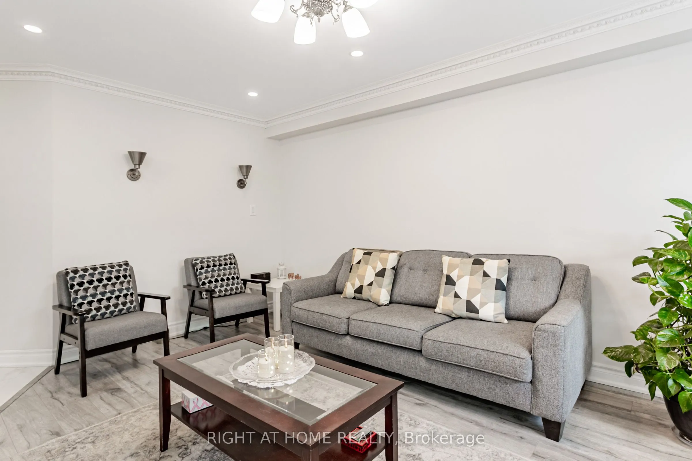 5223 Fairford Crescent, #67