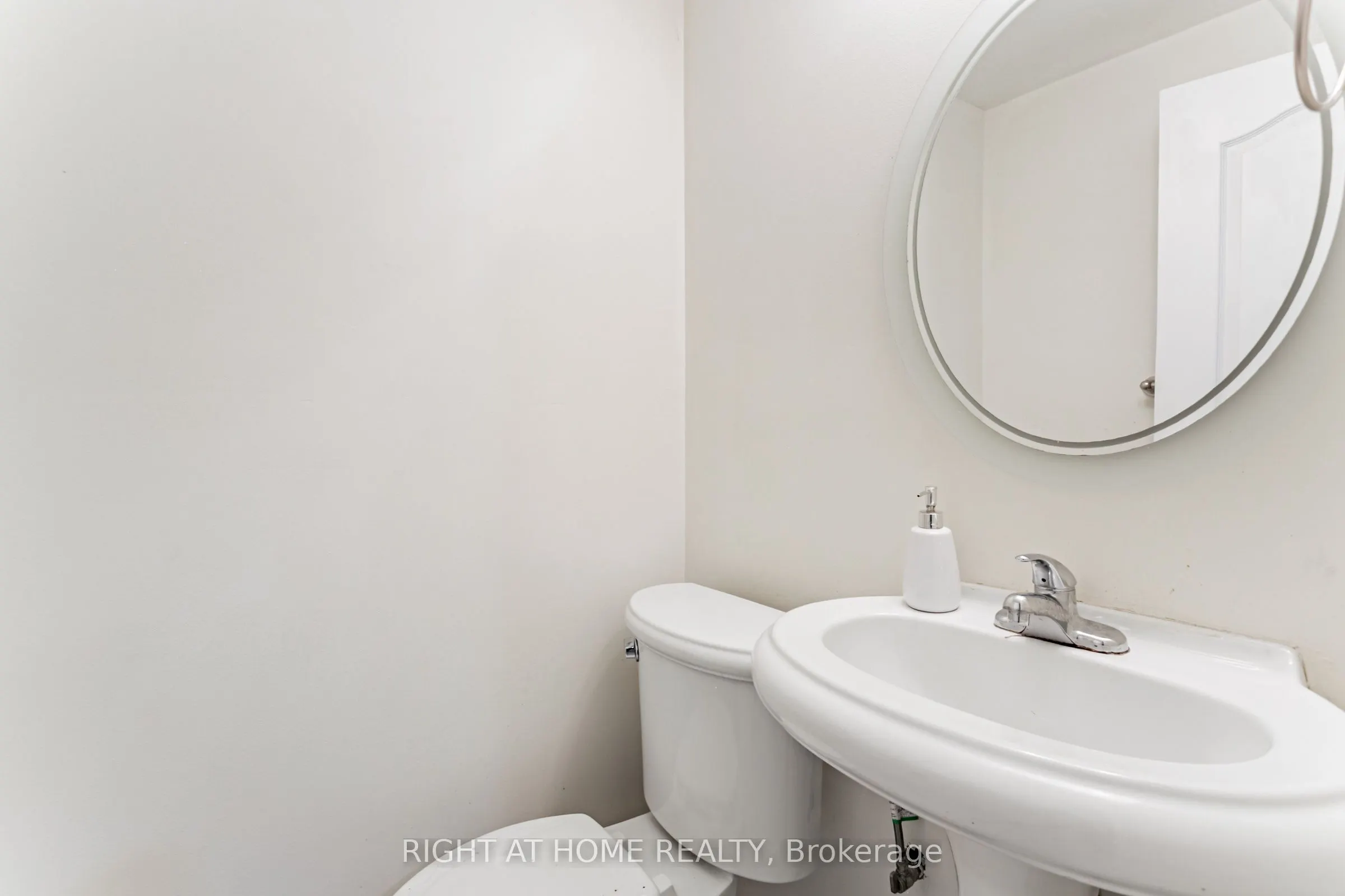 5223 Fairford Crescent, #67