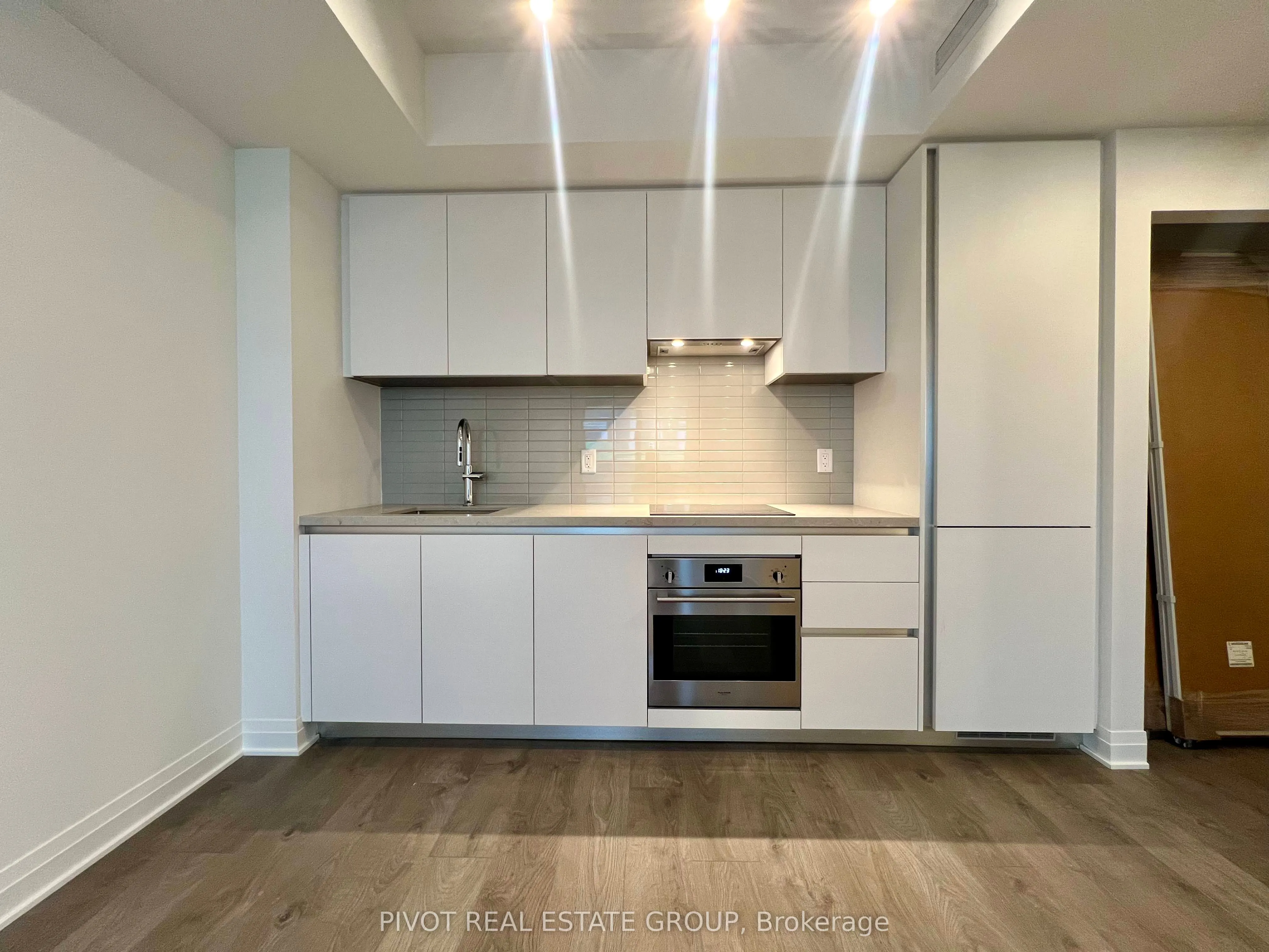 4015 The Exchange, #1811