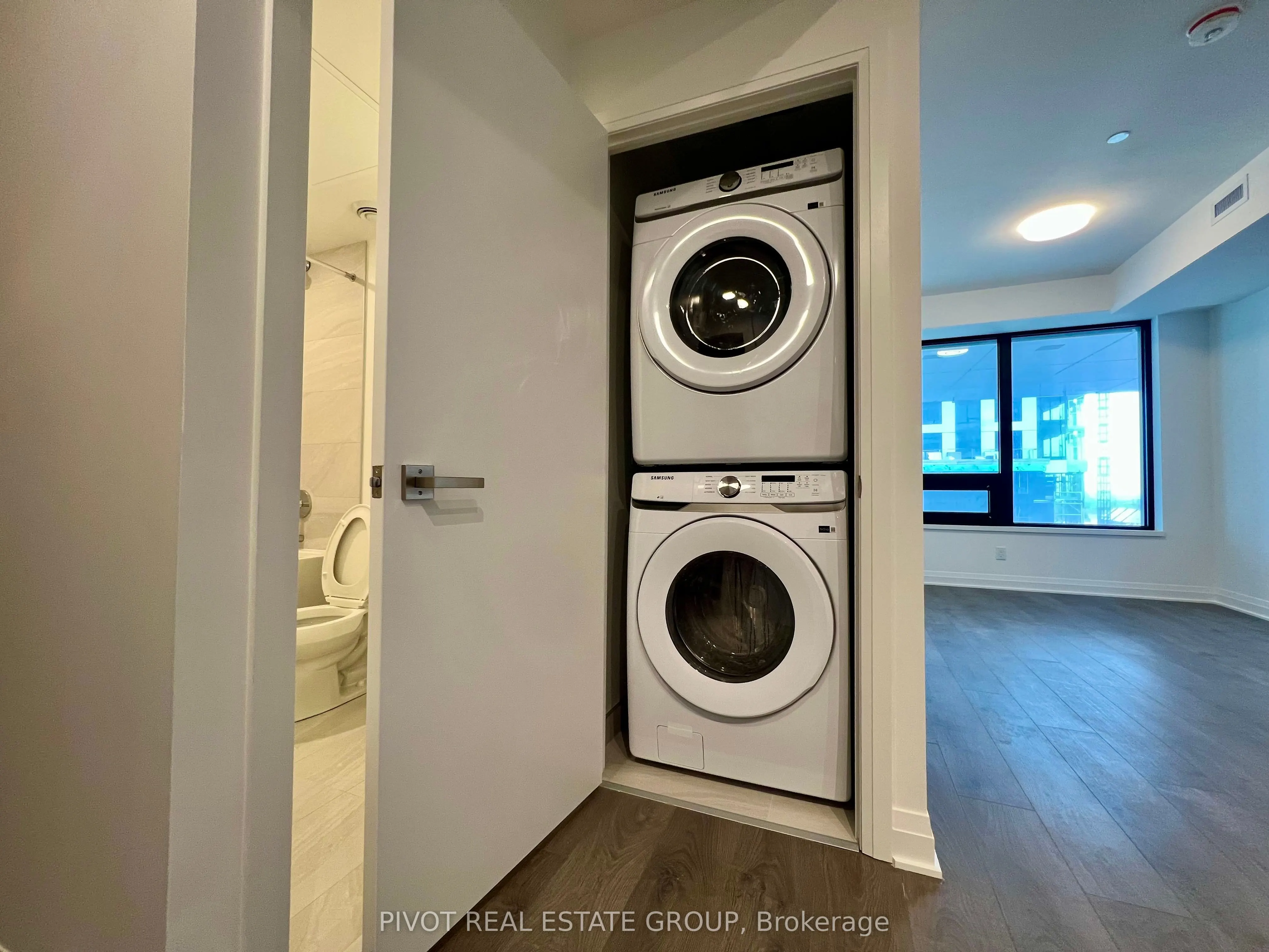 4015 The Exchange, #1811