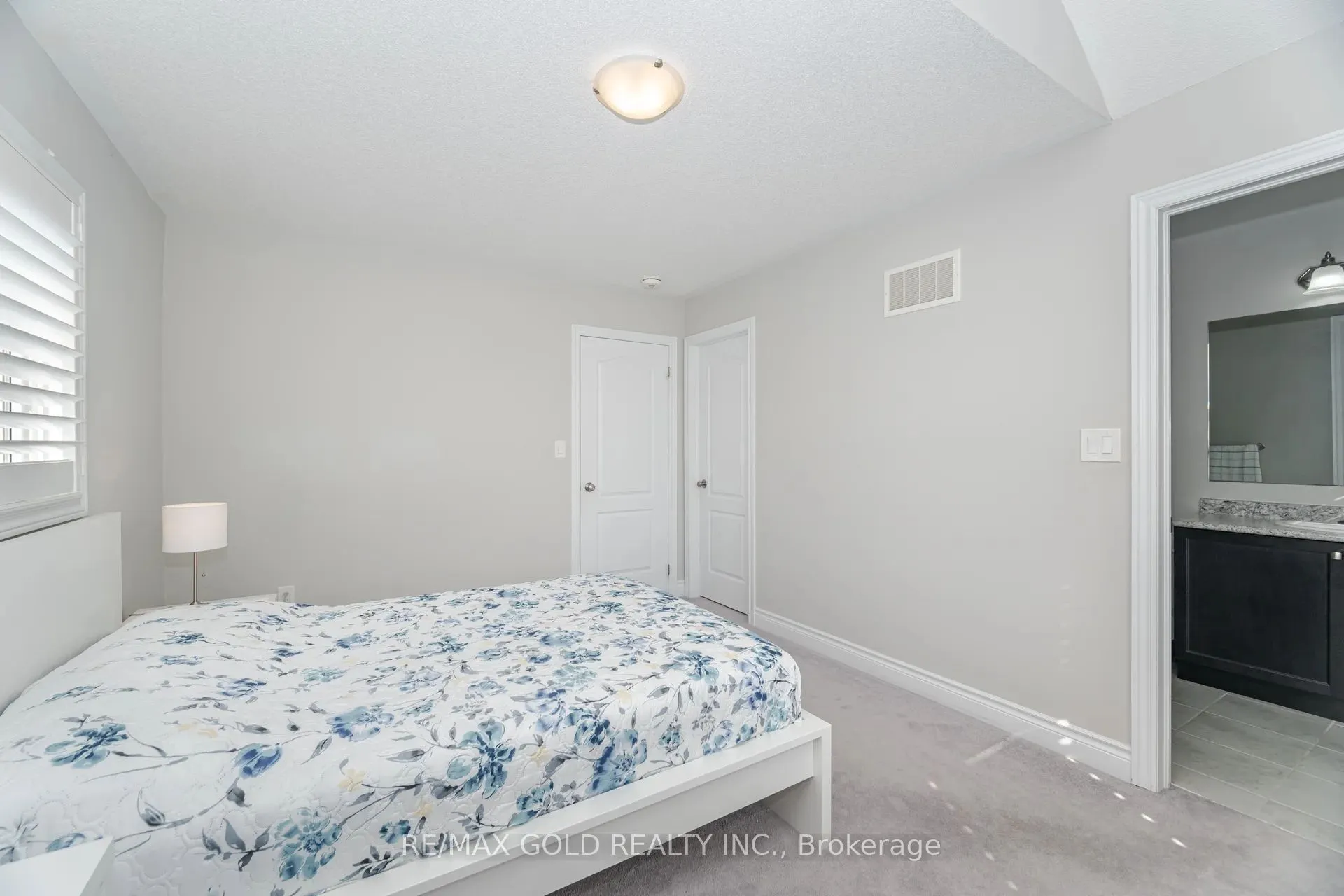 15 Henry Wilson Drive